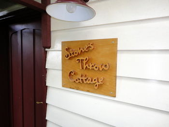 Stones Throw Cottage Bed & Breakfast - Dalby Accommodation 9