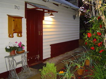 Stones Throw Cottage Bed & Breakfast - Dalby Accommodation 14