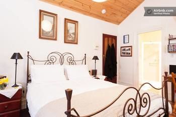 Stones Throw Cottage Bed & Breakfast - Dalby Accommodation 15