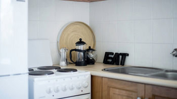 Apartment2c - Somerset - Dalby Accommodation 2