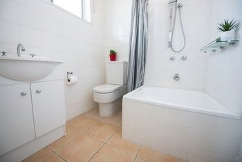 Apartment2c - Somerset - Dalby Accommodation 5