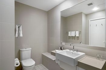 Magenta Studio Room - Dalby Accommodation 9