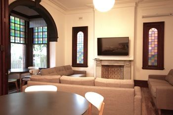 Dalziel Lodge - Dalby Accommodation 24