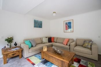 Queens Road Palace - Dalby Accommodation 3