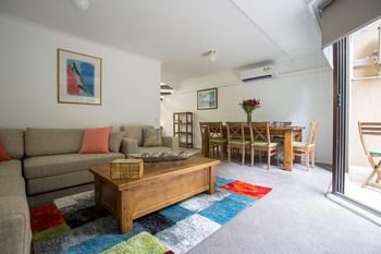 Queens Road Palace - Dalby Accommodation 6