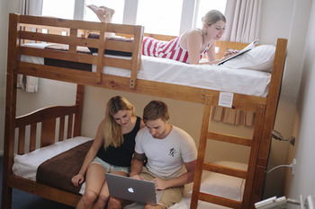 Mad Monkey Backpackers On Broadway - Adults Only - Dalby Accommodation 13