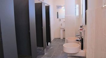 Mad Monkey Backpackers On Broadway - Adults Only - Dalby Accommodation 14