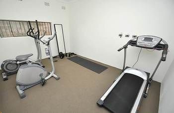 Balmain 4 Mont Furnished Apartment - Dalby Accommodation 2