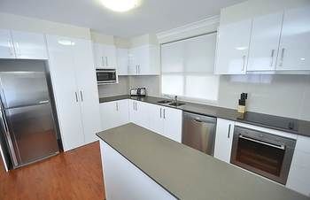 Balmain 4 Mont Furnished Apartment - Dalby Accommodation 4
