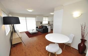 Balmain 4 Mont Furnished Apartment - Dalby Accommodation 6