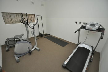 Balmain 2 Mont Furnished Apartment - Dalby Accommodation 1