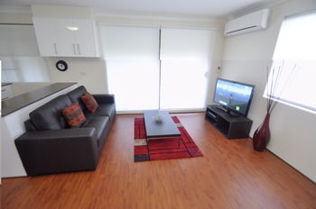 Balmain 2 Mont Furnished Apartment - Dalby Accommodation 9