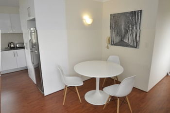 Balmain 2 Mont Furnished Apartment - Dalby Accommodation 10