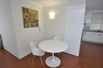 Balmain 2 Mont Furnished Apartment - Dalby Accommodation 11