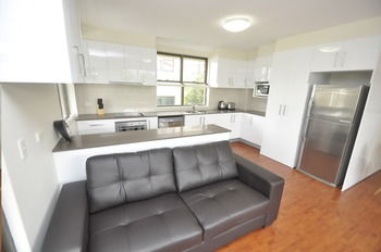 Balmain 2 Mont Furnished Apartment - Dalby Accommodation 14