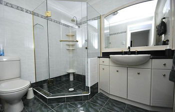 Kingsford 12 Shaw Furnished Apartment - Dalby Accommodation 0