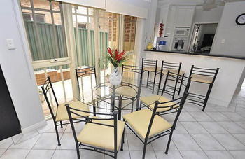 Kingsford 12 Shaw Furnished Apartment - Dalby Accommodation 3