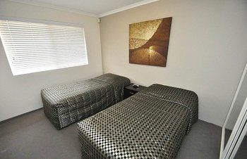 North Ryde 37 Cull Furnished Apartment - Dalby Accommodation 3