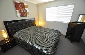 North Ryde 37 Cull Furnished Apartment - Dalby Accommodation 4