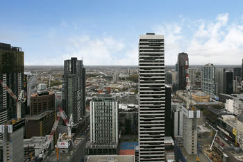 Melbourne Fully Self Contained Modern 1 Bed Apartment 4505A - Dalby Accommodation 1