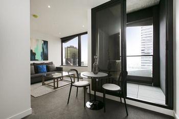 Melbourne Fully Self Contained 1 Bed Apartment 4007 Bek - Dalby Accommodation 3