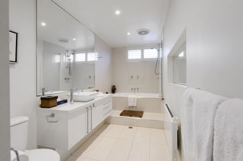 UrbanMinder @ Margeaux - Dalby Accommodation 0