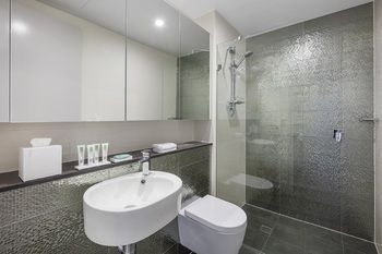 Meriton Serviced Apartments North Sydney - Dalby Accommodation 5