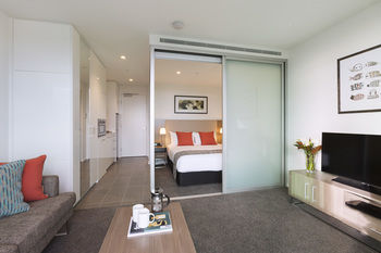 Melbourne Short Stay Apartments Lonsdale - Dalby Accommodation 10