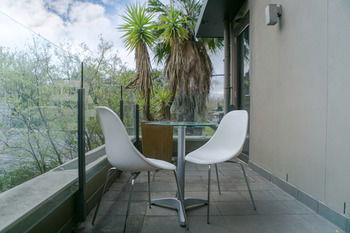 Comfy Kew Apartments - Dalby Accommodation 0