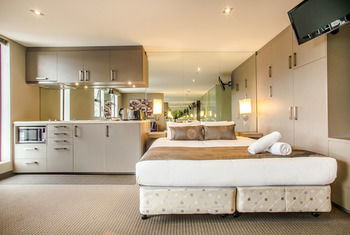 Comfy Kew Apartments - Dalby Accommodation 11