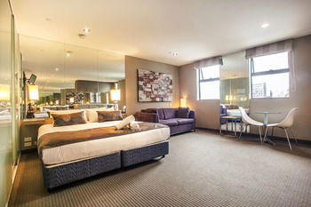 Comfy Kew Apartments - Dalby Accommodation 13