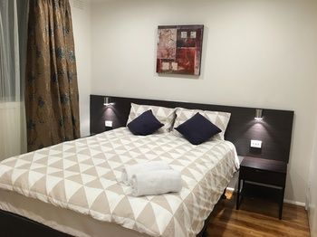 Ivy Units Glen Waverley - Dalby Accommodation 2