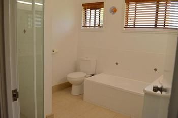 Orangewood At Peregian Beach - Dalby Accommodation 12