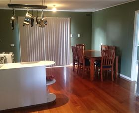 Brothers Town Cottage - Dalby Accommodation 1