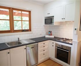 Tahara Cottage - Dalby Accommodation 1
