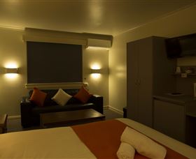 Batman Fawkner Inn - Dalby Accommodation 4