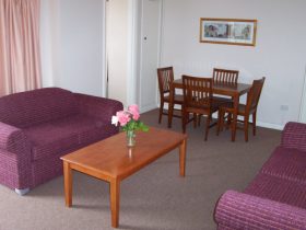 Hobart Apartments - Dalby Accommodation 2