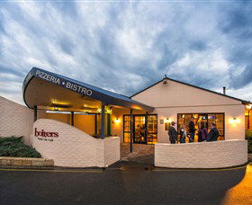 Country Club Villas - Dalby Accommodation 2