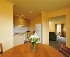 Country Club Villas - Dalby Accommodation 1