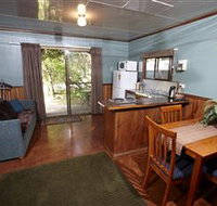 Crayfish Creek Van and Cabin Park and Spa Treehouse - Dalby Accommodation