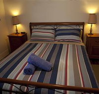 The Spotted Salmon Cottage - Dalby Accommodation