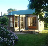 Stanley Lakeside Spa Cabins - Dalby Accommodation