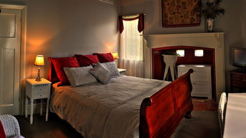 Heytesbury House B&B - Dalby Accommodation 2