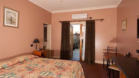 Grand Central Accommodation B&B Cobden - Dalby Accommodation 2