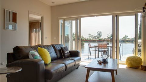Lakeside Villas At Crittenden Estate - Dalby Accommodation 2