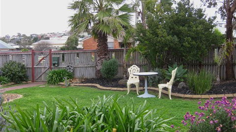 Bells By The Beach Holiday House Ocean Grove - Dalby Accommodation 6