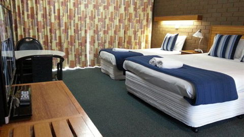 Barooga Country Inn Motel - Dalby Accommodation 0