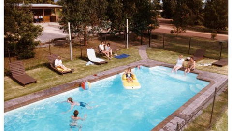 Happy Wanderer Holiday Resort - Dalby Accommodation 3