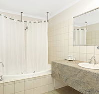 Quality Inn  Suites The Menzies - Dalby Accommodation