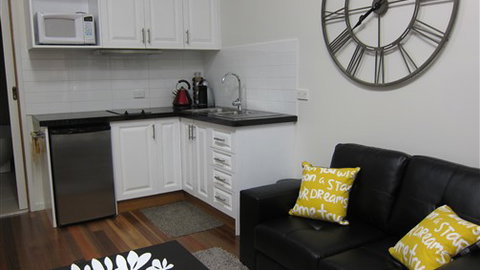 Hidden Treasure At Pirates Bay - Dalby Accommodation 5
